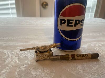 Antique Bullet Pencil Mammy Oxydol Giveaway Advertising Sho Makes Clothes White & Vintage Metal Alligator Pencil Sharpener FL Souvenir
Keywords: Black Americana; Antique;Collectable;eldred;allcpgphotos