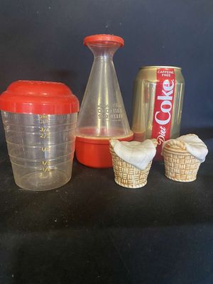 Vintage Red Lustro-ware Laundry Sprinkler, Lidded Measuring Cup & Ceramic Laundry Baskets S & P
Keywords: Vintage;Laundry;Lustro-ware;Clothes Sprinkler;Salt & Pepper;eldred;allcpgphotos