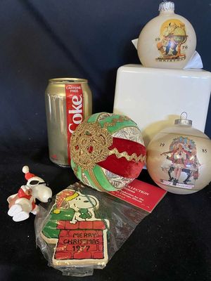 (7) Antique Christmas Glass Ornaments - (2) Mushrooms, (4) Balls & Drop
Keywords: Antique;Christmas;Glass Ornaments;Mushrooms;eldred;allcpgphotos