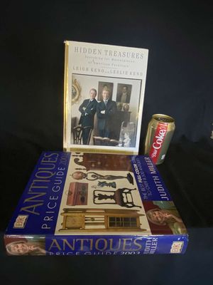 (2) Hard Back Books - Antique Road Show Hidden Treasures & 2003 Antique Price Guide Judith Miller
Keywords: Collector Books;Collector's Guides Antique;Collectable;eldred;allcpgphotos