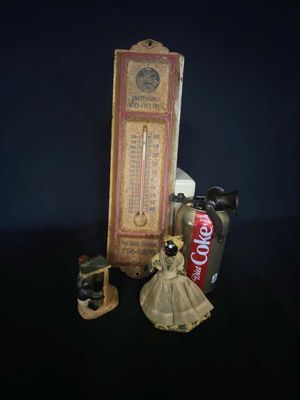 Vintage Black Americana - Mammy Souvenir Bell, Today's News Chattanooga Advertising Thermometer, Miniature Grinder - Salesman's Sample - Ceramic Black Boy Outhouse
Keywords: Antique;Vintage;Black Americana;Outhouse;Mammy;Bell-Advertising Thermometer;eldred;allcpgphotos