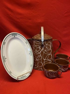 Vintage Swirl Graniteware Coffee Pot Enamelware Brown & White w/(3) Matching Mugs & Antique China Plate, Long Beach Ca Fixture Co.
Keywords: Antique;Vintage;Collectable;Graniteware;Enamelware;Coffee Pot;Mugs;China;eldred;allcpgphotos