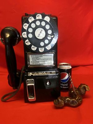 Vintage Jim Beam Telephone Decanter & Grapevine Burl Wood Bottle Opener Cork Screw
Keywords: Vintage;Jim Beam;Telephone;Decanter;Grapevine;Burl Wood;Bottle Opener;Cork Screw;eldred;allcpgphotos