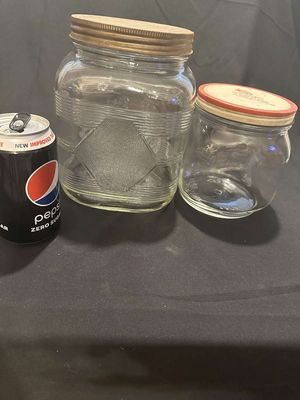 (2) Vintage Hazel Atlas Glass Jars w/Lids
Keywords: Vintage;Hazel Atlas;Glass Jars;Advertising;eldred;allcpgphotos