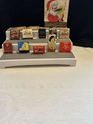 Large Antique Shaker Box Filled with Vintage & Antique Matchbook Collection with Matches - Specialty, Boxed Sets, Advertising, Military & Hundreds More
Keywords: Antique;Match Book;Matchbooks;Specialty Matches;Advertising Match Books;eldred;allcpgphotos